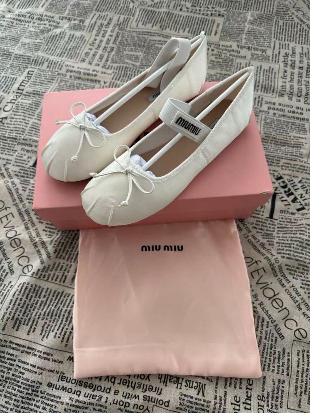 Miu Miu White Ballet Flats with Bow